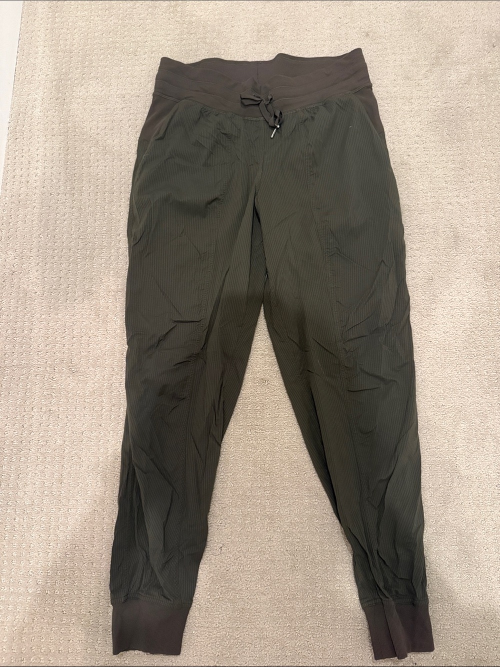 Lululemon Dance Studio pant mid rise ankle pant size 6